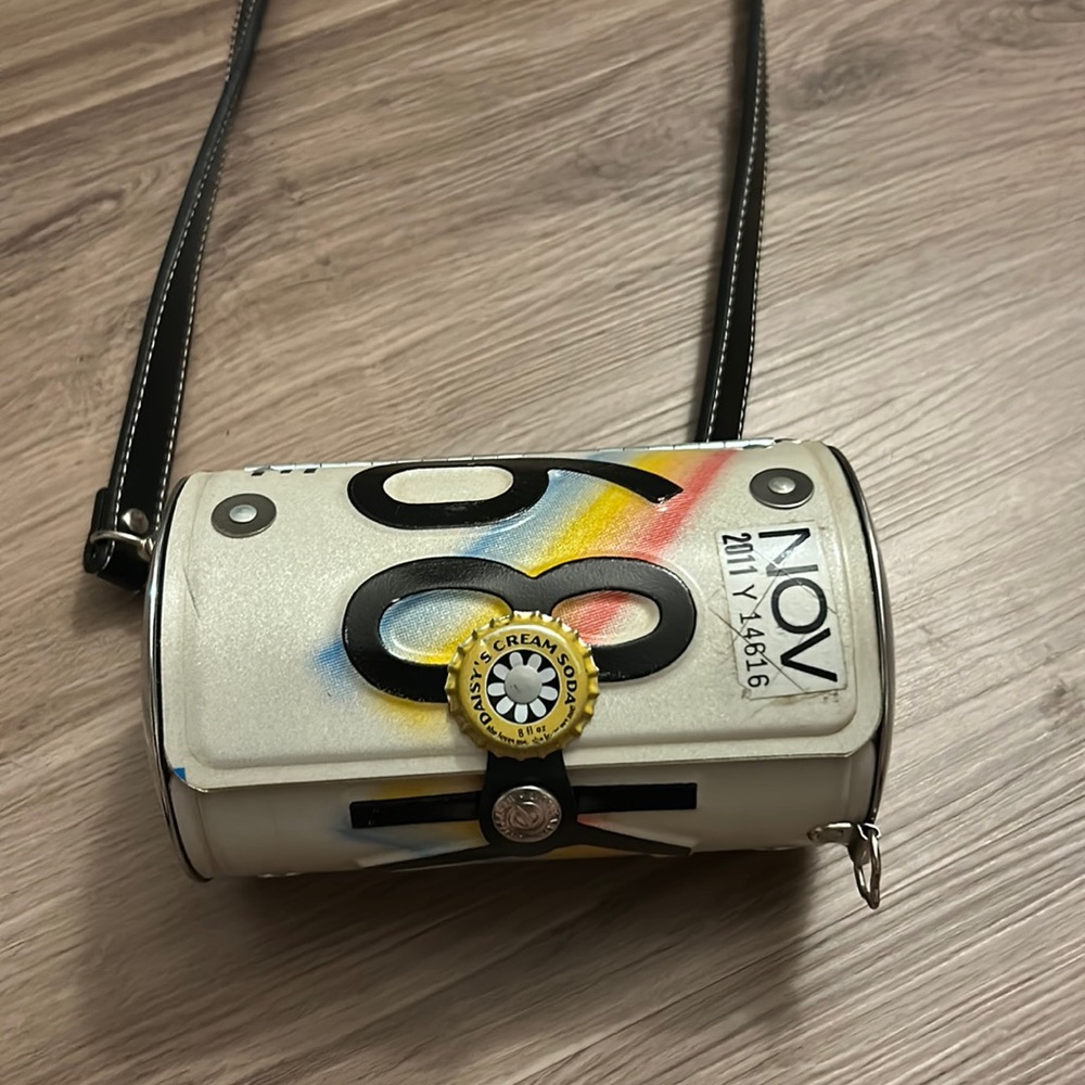 Vintage one of a kind Hawaii license purse. COA included